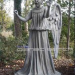 Dr Who Weeping Angel Garden Statue